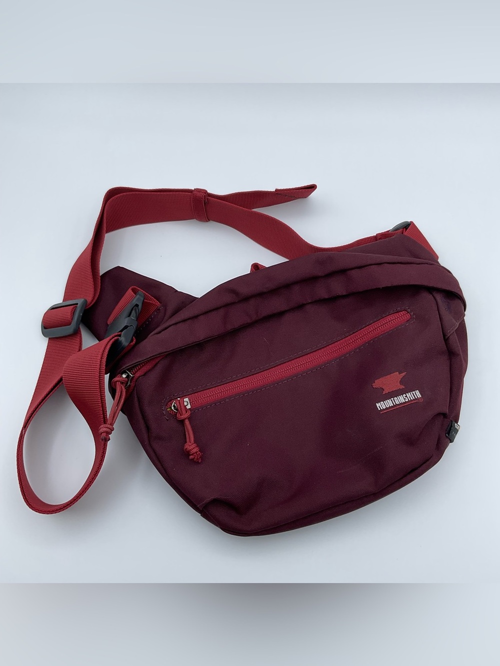 Mountainsmith Knockabout Crossbody Shoulder Bag Burgundy Red Nylon Travel Bag